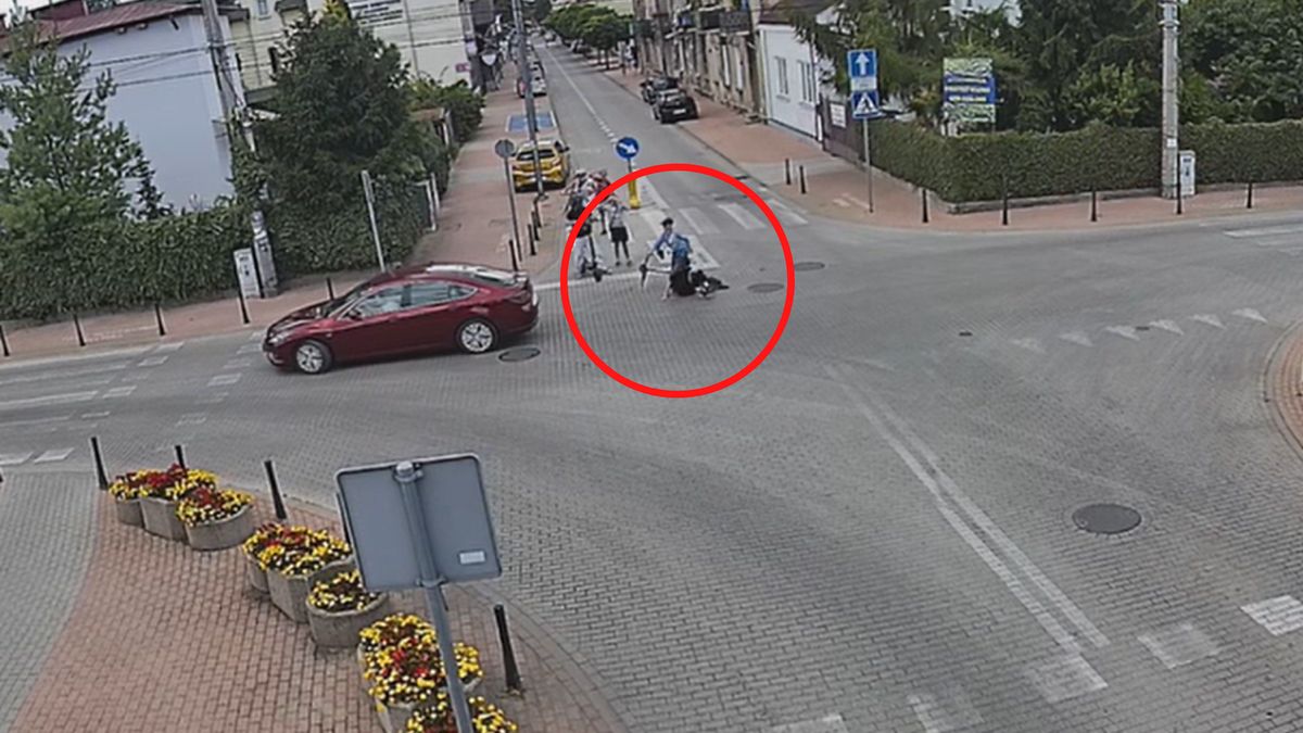 Uderzyli hulajnogą w auto, po czym uciekli.