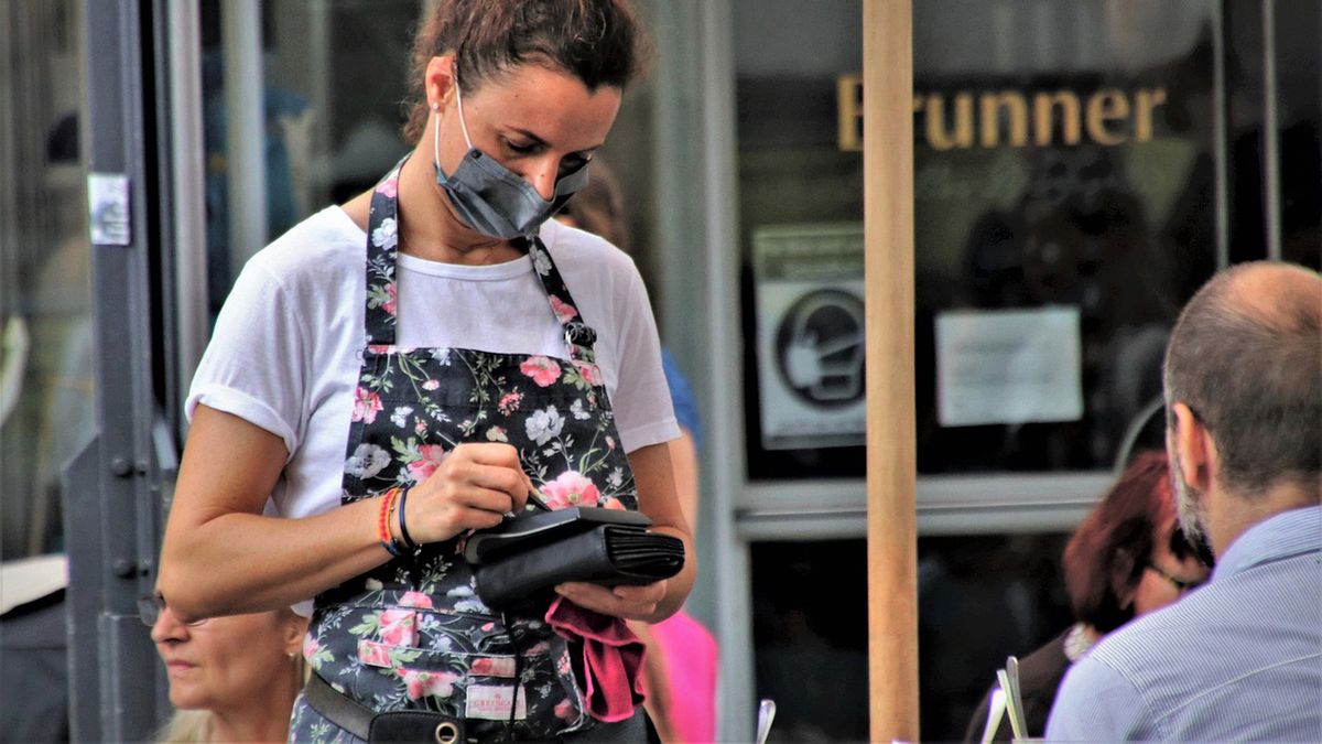 Kulisy pracy kelnerów 