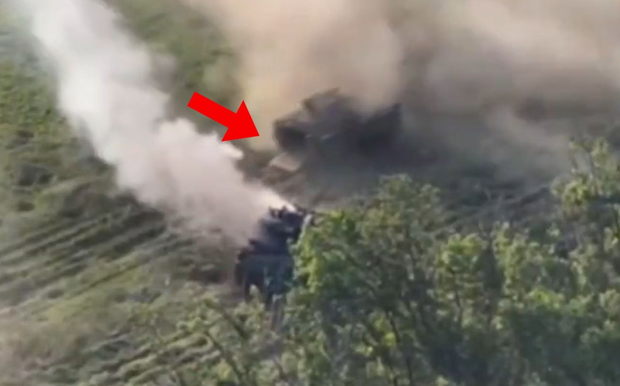 Bradley rescues Ukrainians from a destroyed combat vehicle