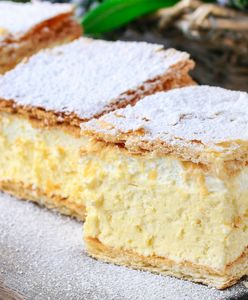 Kultowe ciasto podkręcam o jeden dodatek. Nie jest ciężkie i smakuje jak lato