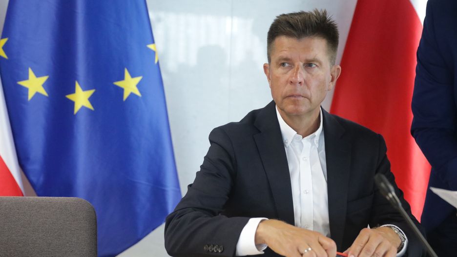 Ryszard Petru
Warszawa, 23.07.2024. Przewodnicz�cy komisji Gospodarki i Rozwoju, pose� Trzeciej Drogi Ryszard Petru na wsp�lnym posiedzeniu sejmowych komisji: Infrastruktury oraz Gospodarki i Rozwoju w Sejmie w Warszawie, 23 bm. Temat: Kryzys bran�y transportowej - debata na temat mo�liwych kierunk�w wsparcia. (aldg) PAP/Tomasz Gzell
Tomasz Gzell
bran�a transportowa, debata, komisja, kryzys, posiedzenie, Sejm, kadencji, komisje, obrady, polityka, Sejm RP, sejmowa, wsp�lne, X  10   10., sektor transportowy, sektora transportowego, wsparcie