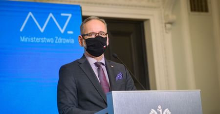 Mateusz Morawiecki apelował o oszczędność. Ministerstwo Zdrowia wypłaca nagrody urzędnikom. Ponad 2 mln zł
