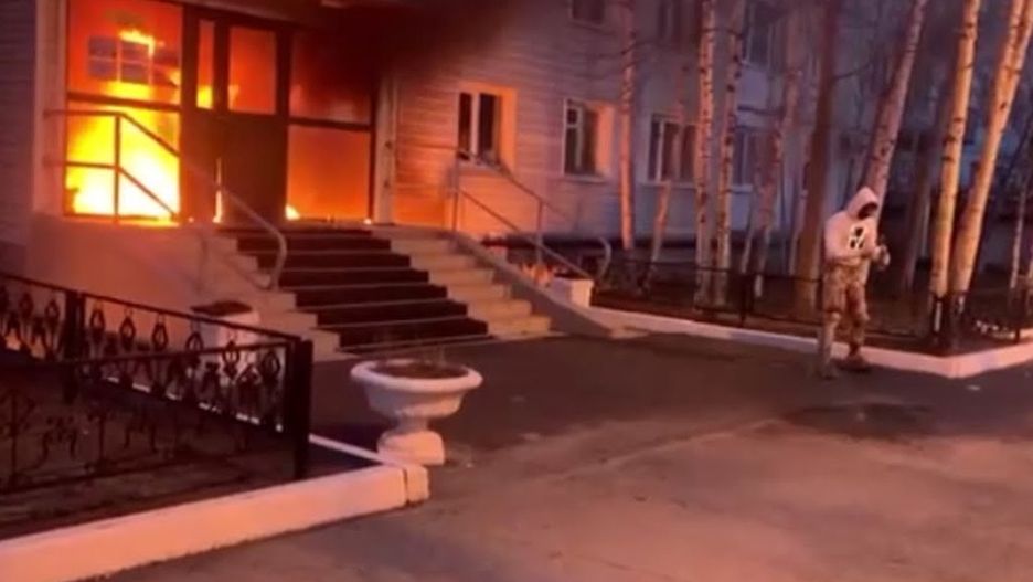 Rosja. Podpalenie jednego z budynków administracji wojskowej