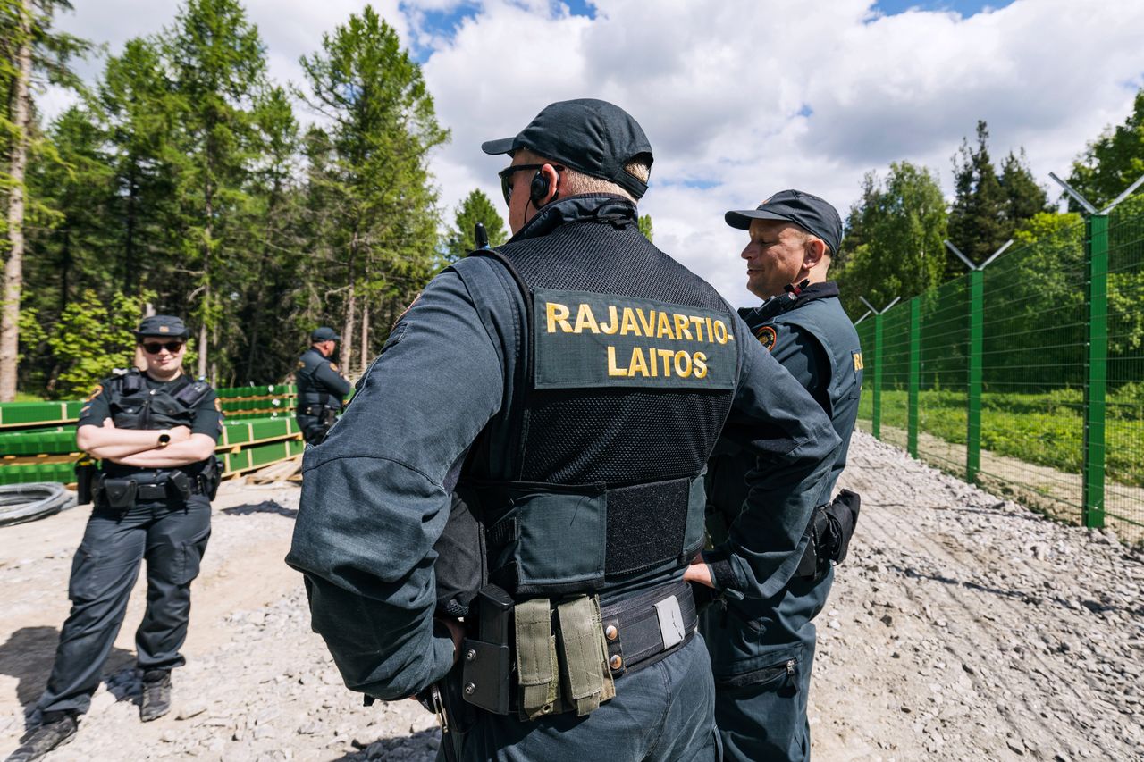 Finnish border guards have their hands full. Despite the closure of borders, immigrants are still flowing into the country.
