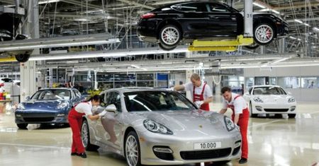 Porsche zarobi majątek na Panamerze