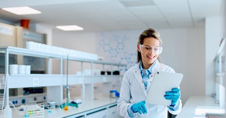Stypendium nie wystarczy. Młode talenty potrzebują mentorów, laboratoriów i inspirującego środowiska