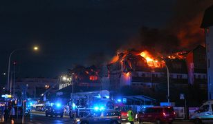 Pożar bloku w Ząbkach. Przyczyny, akcja gaśnicza, straty. Co warto wiedzieć?