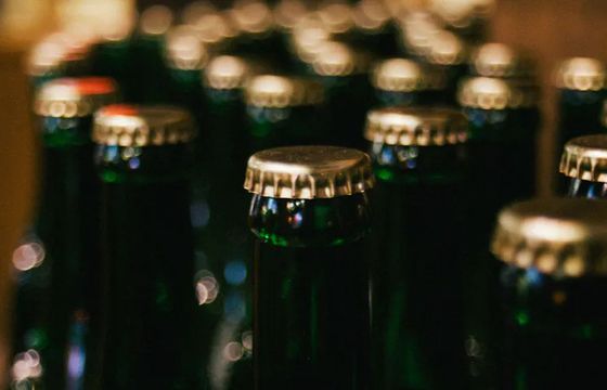 Posłowie chcą zakazu reklam piwa. Dwa projekty ustaw razem