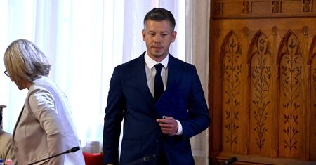 TISZA z miażdżącą przewagą. Zliczono 99,41 proc. głosów na Węgrzech
