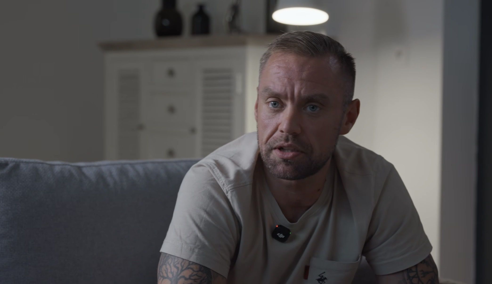 Krystian Koprowski podczas rozmowy 