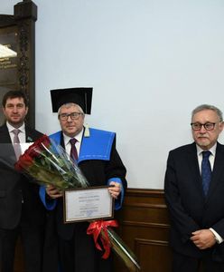 Europoseł Ryszard Czarnecki ma kolejny tytuł naukowy. Właśnie się nim pochwalił