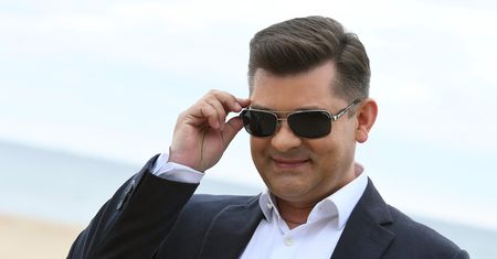 Parafraza piosenki Zenka Martyniuka w podręczniku szkolnym. Rodzice przecierają oczy ze zdumienia