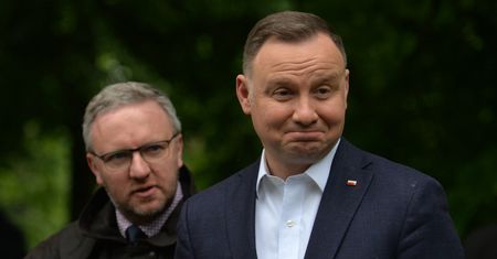 Wybory prezydenckie 2020. Jan Nowicki w ostrych słowach o Andrzeju Dudzie. "Jest sztuczny"