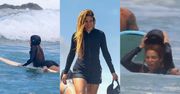 Shakira zalicza BOLESNY upadek, surfując. Mogła liczyć na pomoc przystojnego instruktora (ZDJĘCIA)