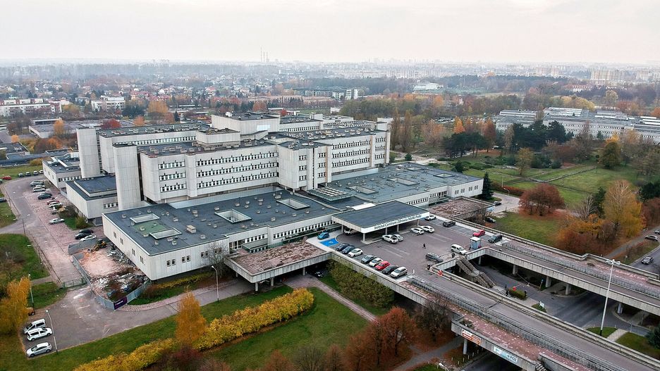 Instytut Centrum Zdrowia Matki PolkiFot. Julian Sojka/East News, Lodz, 13.11.2020. Instytut Centrum Zdrowia Matki Polki - jeden z najwiekszych wysokospecjalistycznych osrodkow medycznych w Polsce i wiodacy osrodek referencyjny trzeciego stopnia w zakresie poloznictwa i neonatologii, ginekologii oraz pediatrii.Julian Sojka