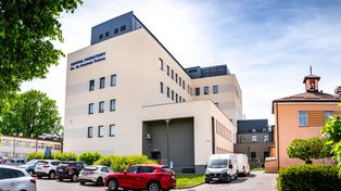 Dyrektor szpitala tłumaczy się z zarobków. Mówi o nagonce na lekarzy