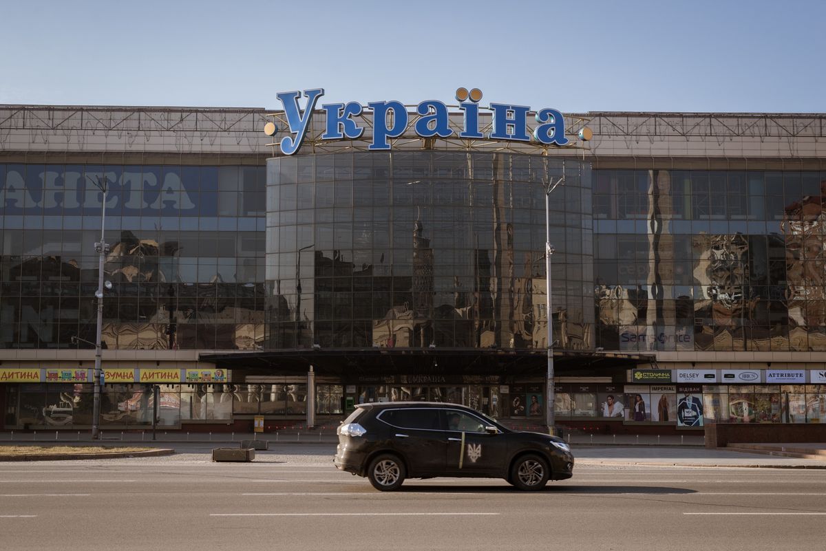 KYIV, UKRAINE - MARCH 19: The closed Ukrainan shopping center on Peremohy Square is seen amid Russian attacks in Kyiv, Ukarine on March 19, 2022. (Photo by Andre Alves/Anadolu Agency via Getty Images)