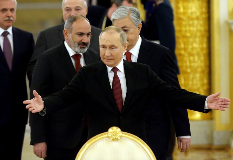 Rosja desperacko szuka wyjścia z opresji. Ominie sankcje? "Mało prawdopodobne"