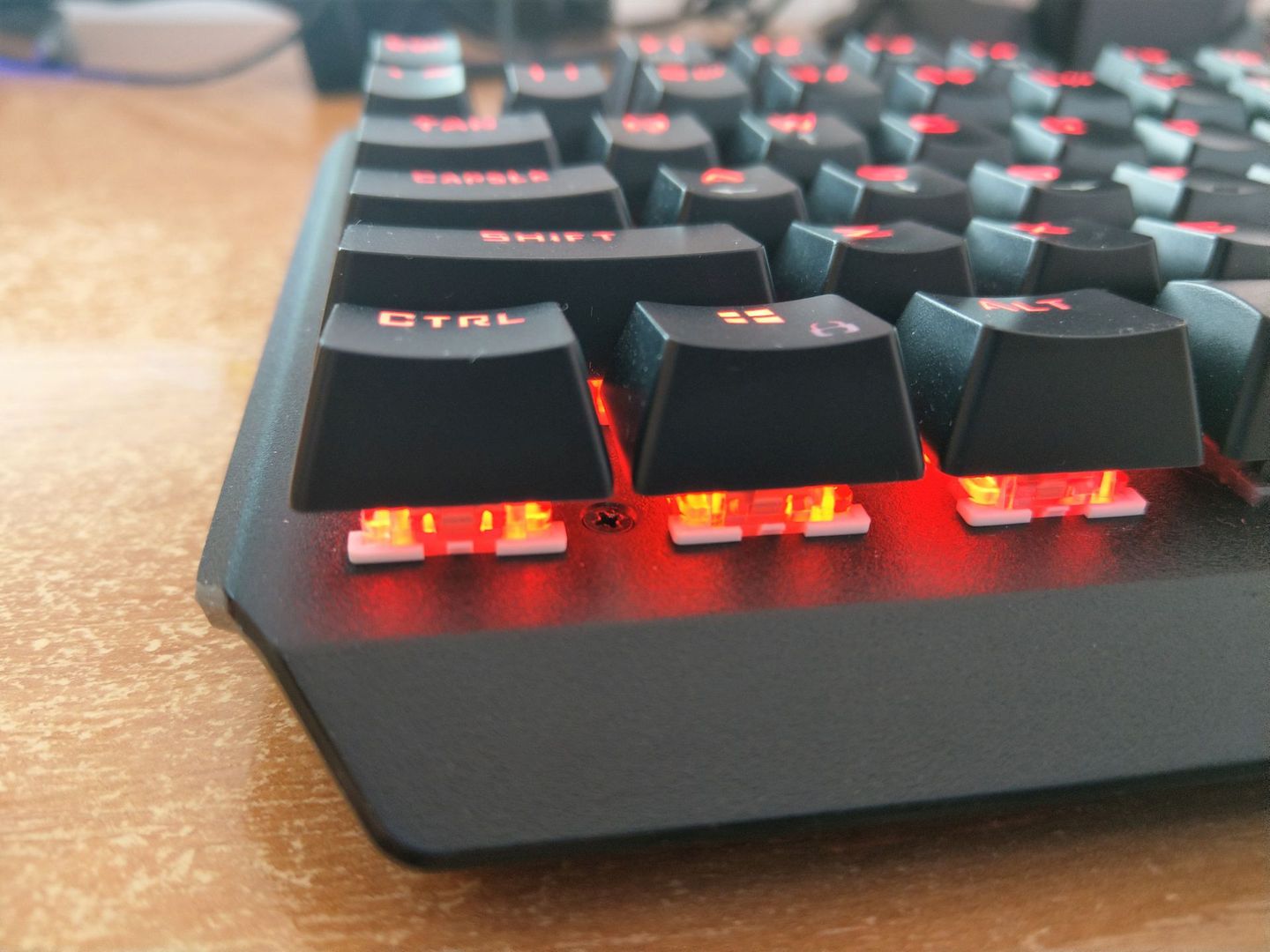 Klawiatura mechaniczna za 149 zł? Sprawdzamy Modecom Volcano Hammer 10
