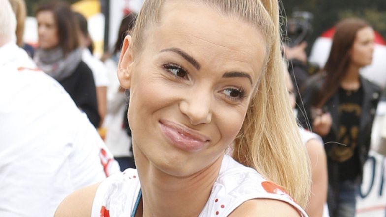 Izabela Janachowska USUNĘŁA ZDJĘCIA po lekturze komentarzy "troskliwych" fanów