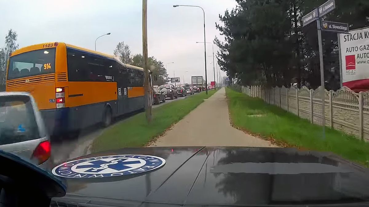 Polski ratownik rusza do wypadku i dociera przed karetką 1