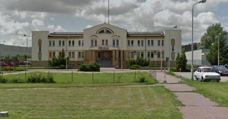 Tragedia w Poznaniu. Śmierć mężczyzny przed komisariatem