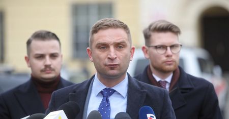 "Nienormalne". Polityk opozycji o zachowaniu Bąkiewicza