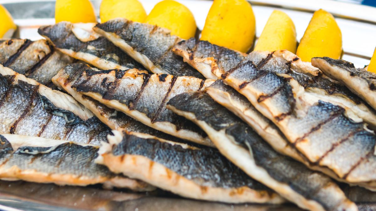 Ryba z grilla jest idealna na piątkowe spotkania w ogrodzie 