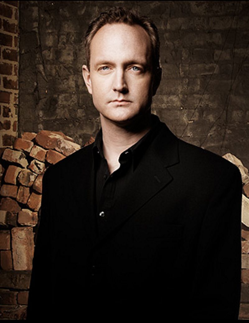 Andrew Grant obecnie pisze przygody Jacka Reachera pod pseudonimem Andrew Child.