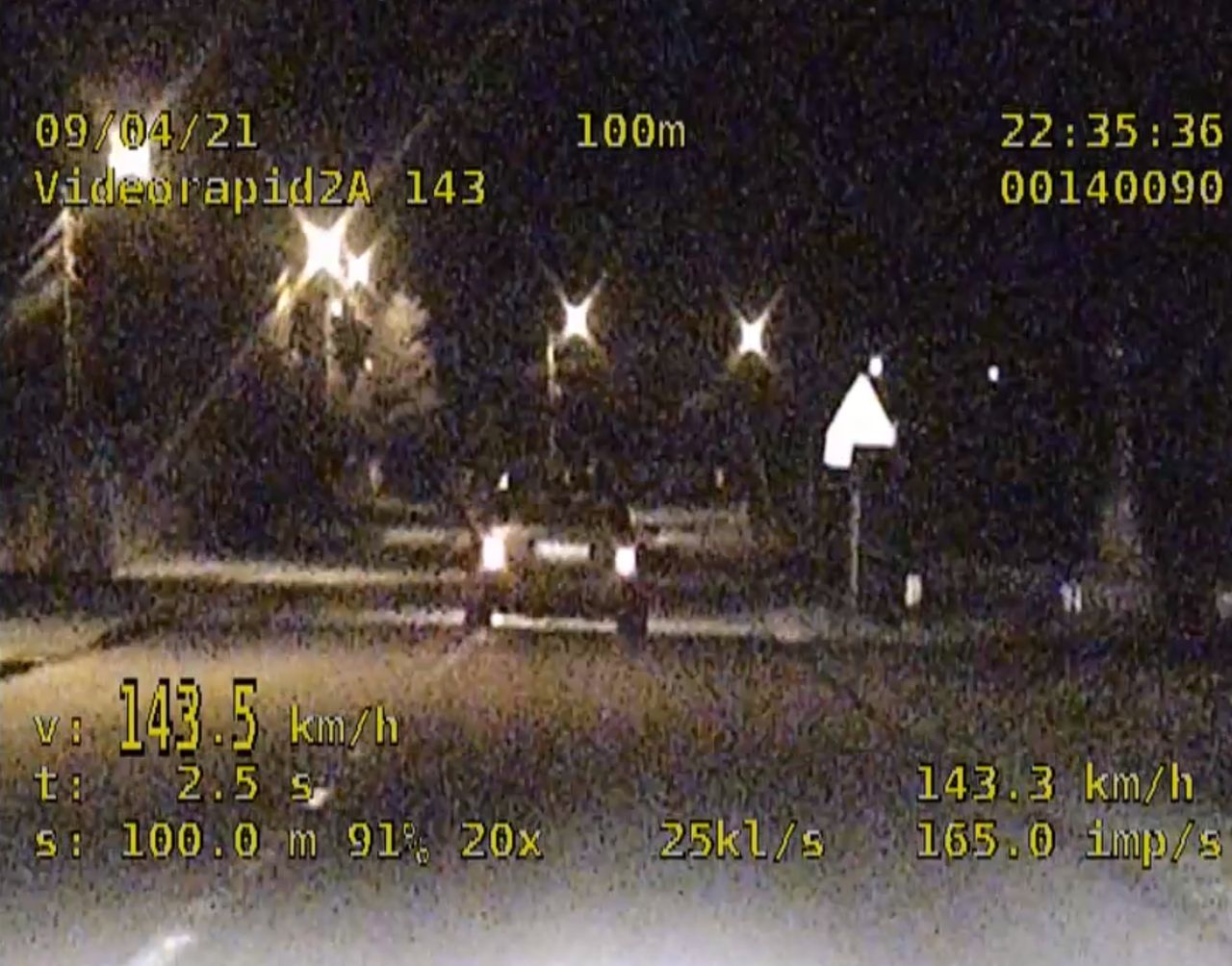 143 km/h w zabudowanym i na łysych oponach. Jechał tak, "bo lubi"