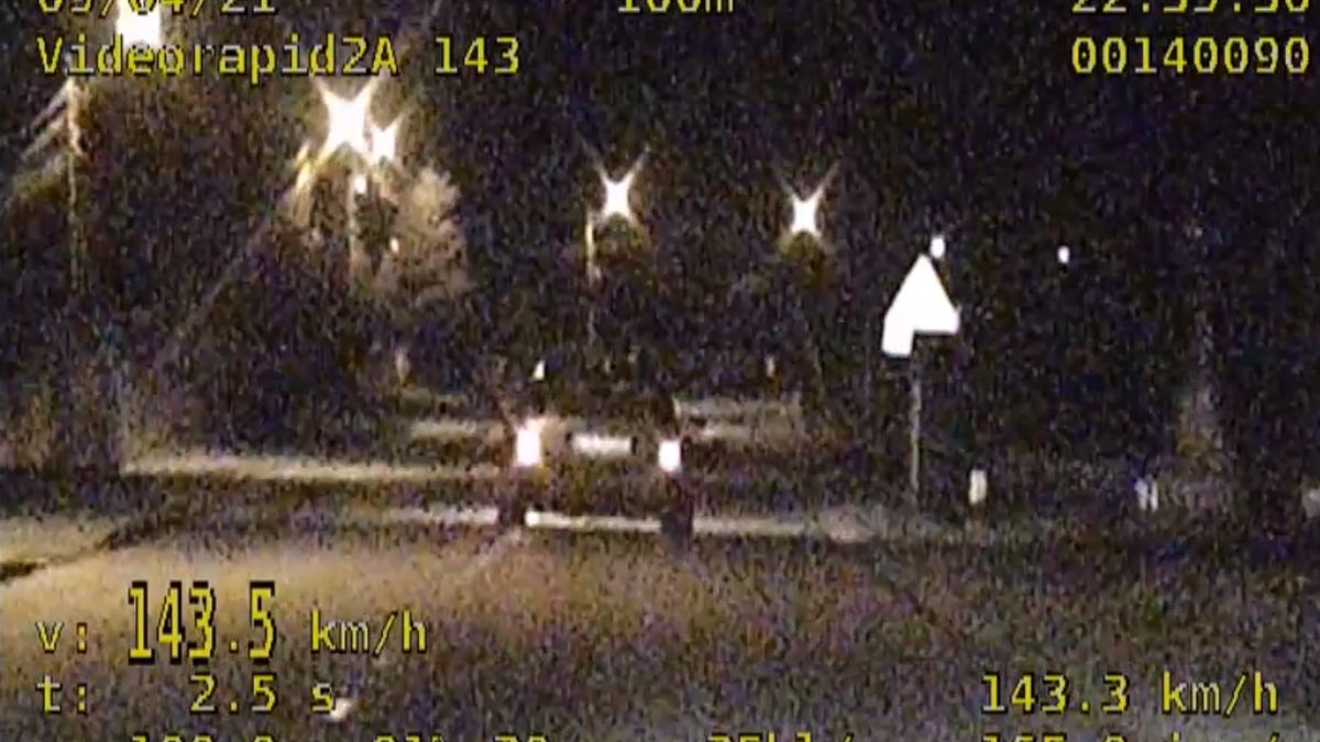 Jeździ szybko, "bo lubi". Policjantów jednak nie przekonał.
