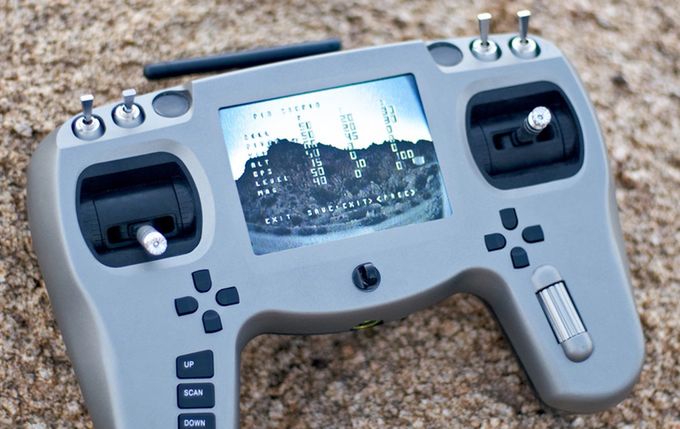 Tanky: niewielki dron FPV rozwijający prędkość 160 km/h 4