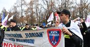 Protest mundurowych. "Rząd oszalał"