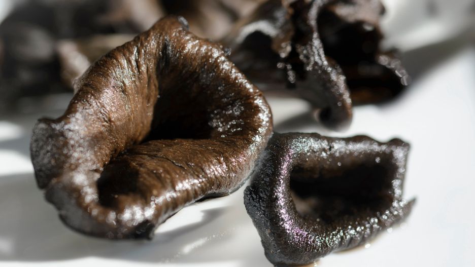 Lejkowiec dęty, wronie uszy czy też właśnie kominki