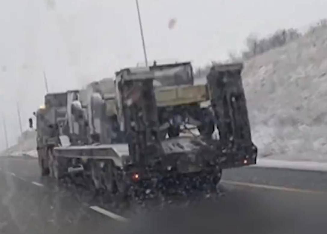 Transport zmierza w stronę Kurska. Dostrzegli kilka lawet