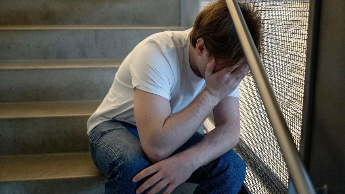 Archiwum zdj?? stockowych 2025
Mandatory Credit: Photo by Christine Olsson/TT/Shutterstock (15171062a)
A depressed young man sits on a staircase.
Mental Health, Stockholm, Sweden - 27 Feb 2025
Christine Olsson/TT/Shutterstock