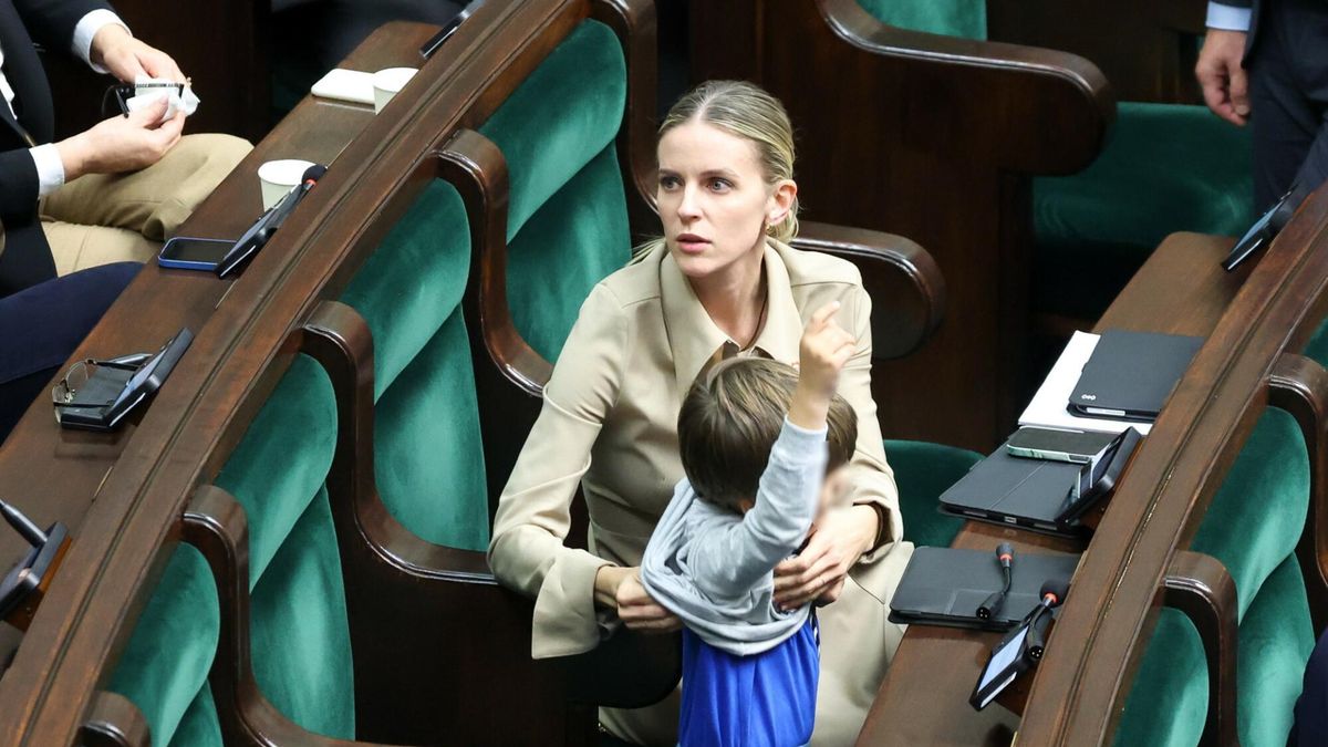 Posłanka przyszła z dzieckiem do Sejmu. Grad komentarzy w sieci