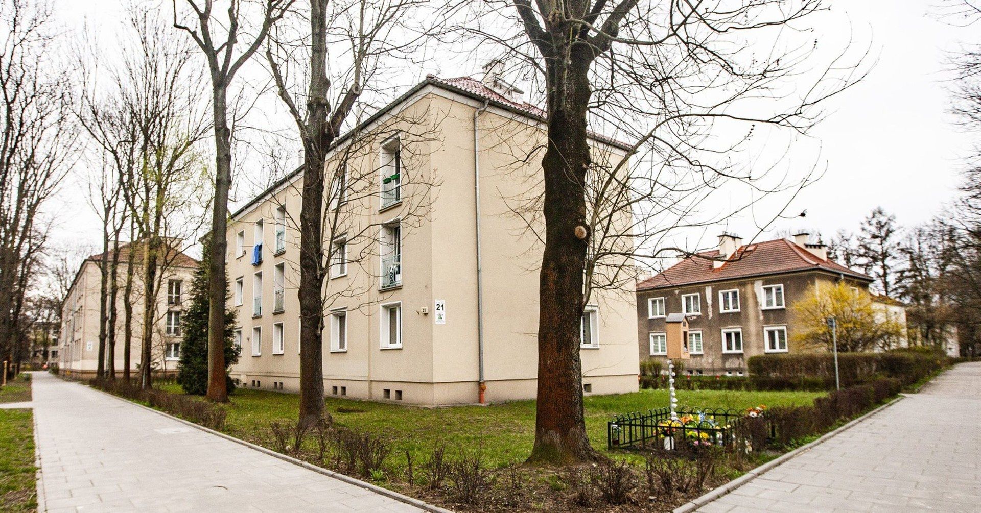 11.04.2021 KRAKOWLOKALE MIESZKANIOWE SRZEDAWANE NA AUKCJACH PRZEZ MIASTO KRAKOWN/Z BLOK  WILOWE 21FOT, JOANNA URBANIEC GAZETA kRAKOWSKA