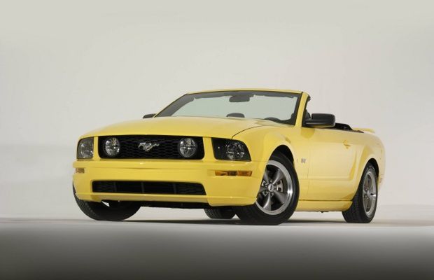 2005 Mustang - po kilku gorszych generacjach wreszcie coś co wskrzesiło legendę