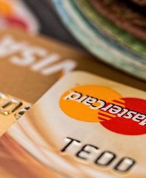 Ile można mieć kart kredytowych? Oto absolutny rekordzista