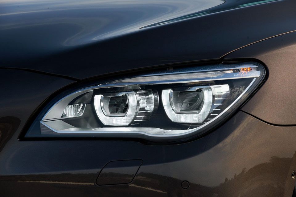 BMW serii 7 na rok 2013 - megagaleria niemieckiego okrętu flagowego 174