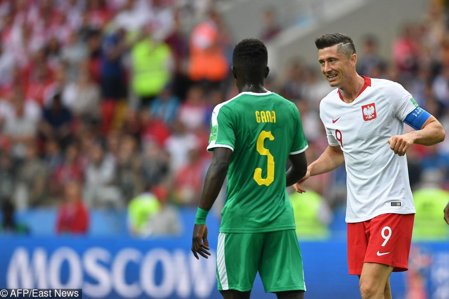 Mecz Polska-Senegal, Mundial 2018, na zdj. Robert Lewandowski i Idrissa Gana Gueye