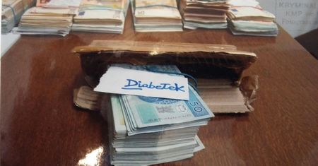 Ruszył proces w sprawie afery hipermarketowej. Są pierwsze wyroki
