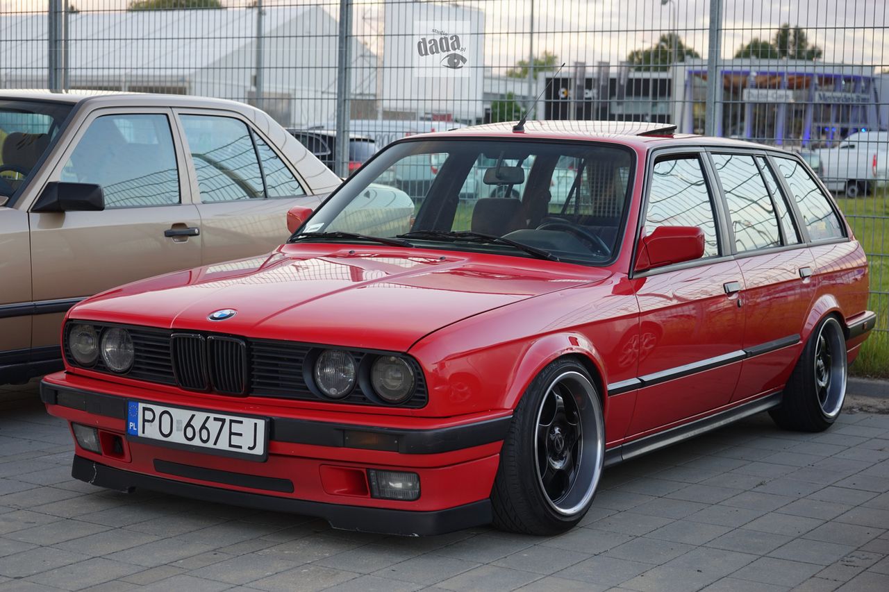 E30