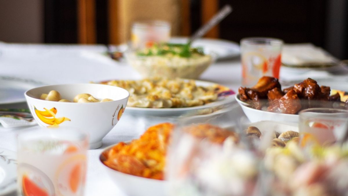 Jak długo jedzenie może stać na stole? 