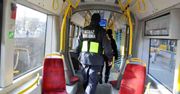 Spał na podłodze tramwaju. Okazało się, że jest poszukiwany