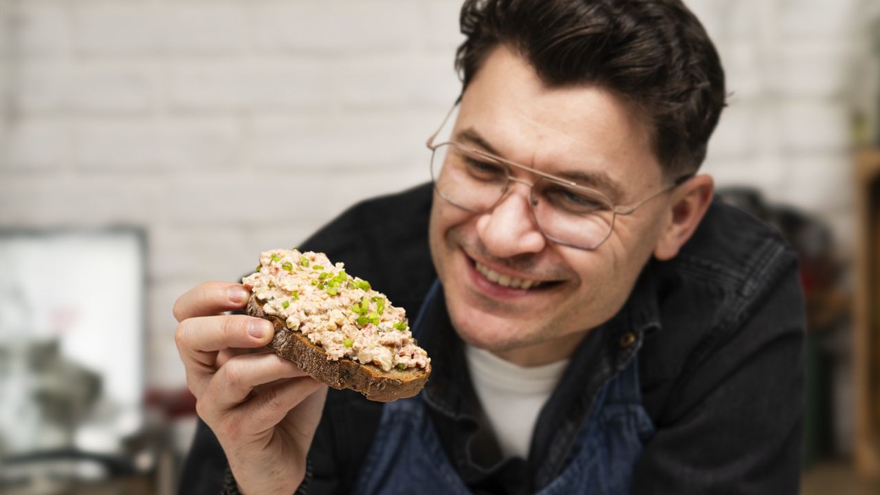 Zrób siekaną pastę w ten sposób, a wszystkie smarowidła pójdą w odstawkę