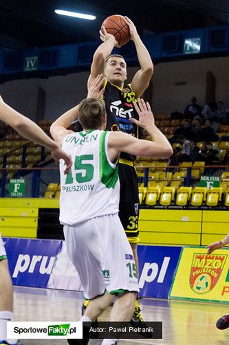 Kacper Młynarski komplementuje metody treningowe Mindaugasa Budzinauskasa.