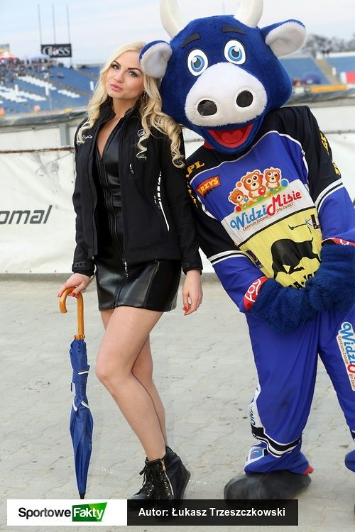 u-el-hostessy-mistrz-w-oto-pi-kne-podprowadzaj-ce-fogo-unii-leszno
