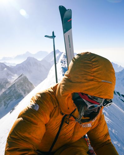 Bartosz Ziemski został pierwszym Polakiem, który zjechał na nartach z Annapurny (8091 m n.p.m.) i Dhaulagiri (8167 m n.p.m.)